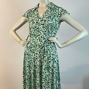 Tahari Arthur S. Levine Wrap Dress. Green and White. Faux Wrap Dress. Size 4.